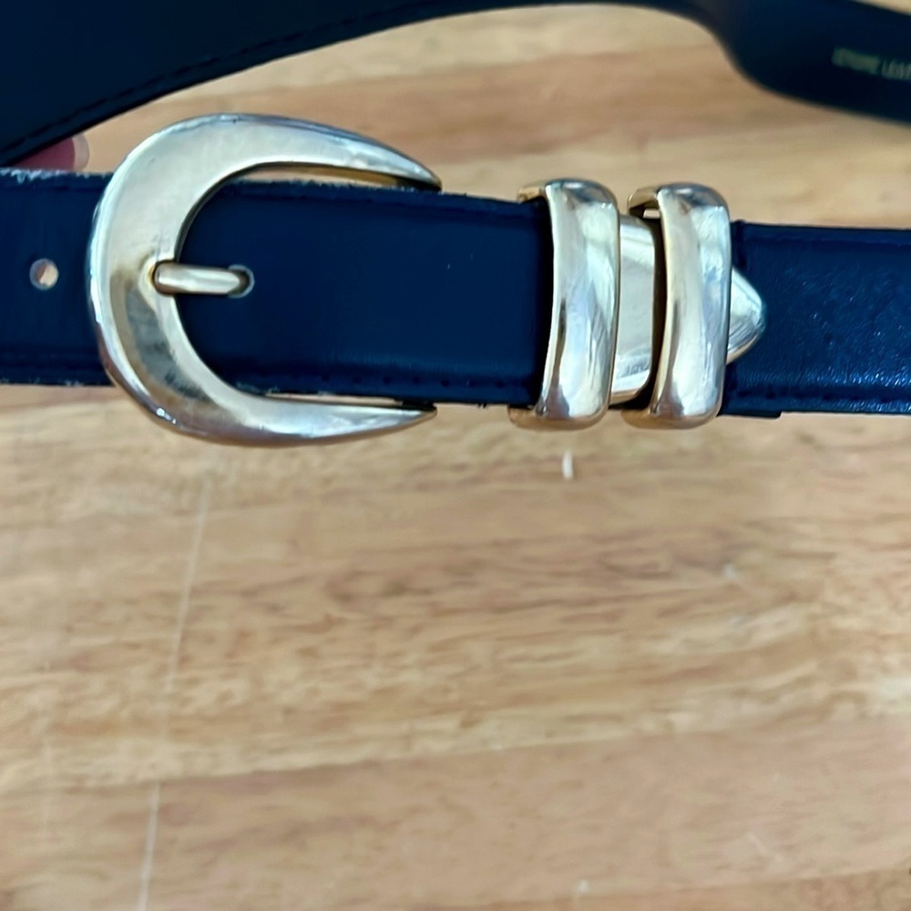 Navy Blue Men’s or Women’s Leather With Gold Buckle Size M